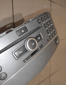 Mercedes W204 lift c-klasa radio cd panel radioodtwarzacz stan bdb 4