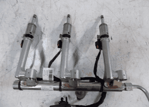 VOLVO XC40 1.5 TB LISTWA WTRYSKOWA WTRYSKI 32257109 0261500406 2