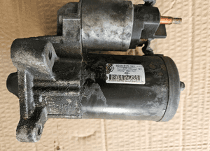 Dacia Dokker 1.6 8V rozrusznik 8200815083 2