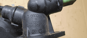 Króciec wody płynu Audi A4 B6 06B121133D 6