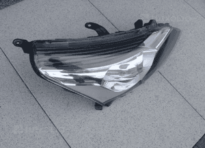 Toyota verso lift 2012 lampa prawa 81110-OF161-00 oryginał europa 3