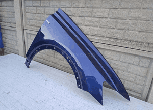 AUDI Q8 Q 8 BŁOTNIK PRZEDNI PRAWY 2