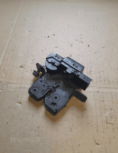 Zamek klapy bagażnika nissan qashqai +2 2.0DCI 90502EY10A 3