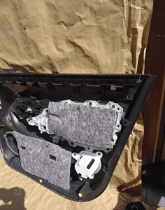 BOCZEK DRZWI LEWY PRZÓD NISSAN MICRA K14 4