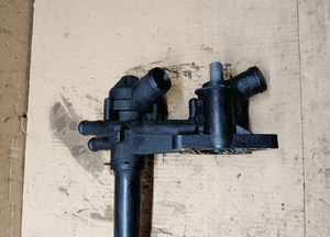 Obudowa termostatu termostat rurka wody Audi A3 8P 1.6 FSI 5