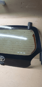 Szyba klapy bagażnika Toyota Aygo AS2 09r 3