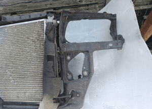 Vw passat B5 2.5 tdi pas przedni chłodnice lampy 6