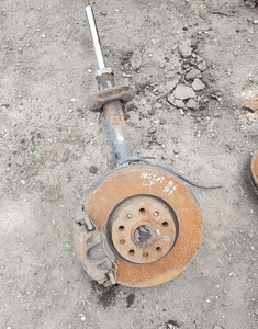 zwrotnica lewa przód passat b 7