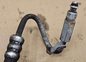 Alfa Romeo 147 1.9 Jtd rurka przewód układu wspomagania 3