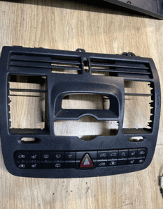 MERCEDES VITO VIANO 639 panel środkowy awaryjnych 6