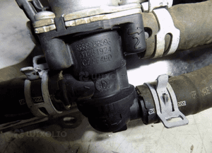 Volvo XC40 1.5 plug-in hybrid dodatkowa pompa wody mocowanie 5