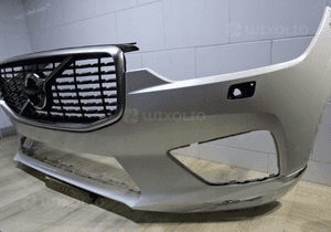 Volvo XC60 zderzak przód r-design 2019R llu 3