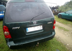 Mazda MPV 99-06 szyba tylna tył w klapie 2
