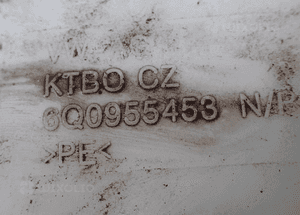 ZBIORNICZEK SPRYSKIWACZY 6Q0955453 VW FOX RADOM 4