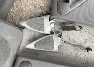 Volkswagen POLO 6N boczek tapicerka drzwi tył  panel szyb jasne szare 3