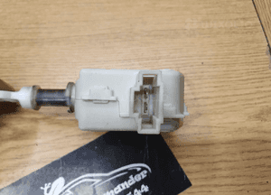 Siłownik 7M0862159 4B9962115B Silniczek Elektryczny Cięgno Zamka Klapy Bagażnika Audi A4 B6 Kombi Sedan 4B9962115B 7