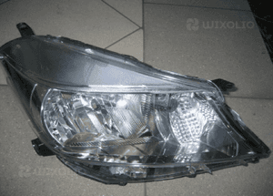 Toyota yaris iii lampa prawa oryginał 2