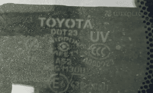 Toyota Rav4 II szyba w  blotnik tyl tylny prawa  3D 00-05 2