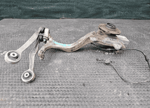 Zwrotnica 8E0258F 8E0407242B Zawieszenie Piasta Czujnik ABS Przednia Przód Prawa AUDI A4 B6 B7 11