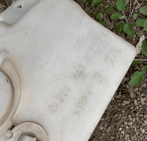 mercedes CLK 208  zbiorniczek spryskiwaczy płynu pompka 2