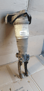 Amortyzator mcperson prawy przód przedni VW Touareg 7L 7L6412022AG 3