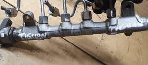 Listwa wtryskowa rurki czujnik VW Tiguan 2.0 TDI 03L906051 057130764H 7