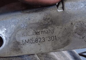 ZAWIAS MASKI PRAWY LEWY VW GOLF V PLUS 5M0823301 3