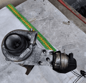 Turbosprężarka turbina opel insignia a astra j iv 2.0 cdti 55570748 3