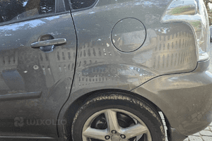 Toyota Corolla Verso lift błotnik tył tylny prawy lewy 2