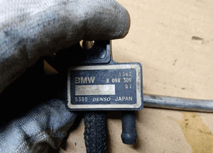 Czujnik ciśnienia spalin rurka przewód BMW M5 G30 F90 4.4 V8 8098309 8097294 5
