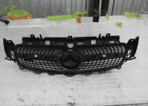 Mercedes 213 amg grill atrapa 7