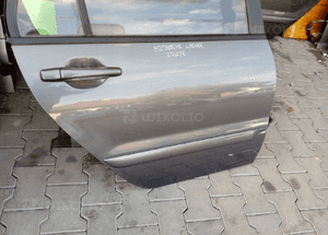 Mitsubishi Lancer 05r Kombi drzwi tyl prawe 4