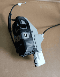 Zamek drzwi lewy tył tylny 6 PIN Citroen C5 III 3