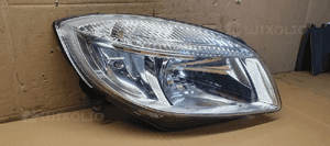 Lampa prawy przód przednia prawa Skoda Roomster 4