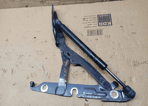 Zawias klapy bagażnika prawy tył Audi A6 C6 4F5827302 1