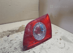 LAMPA W KLAPĘ TYŁ PRAWA VW PASSAT B6 ORYGINAŁ 3