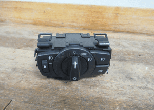 Przełącznik włacznik świateł bmw 1 E87 2004- 1