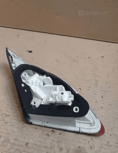 OPEL ASTRA J HB Lampa tył prawa w klapę 3