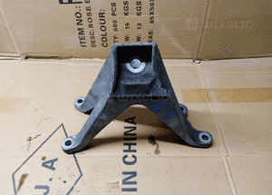Łapa wspornik silnika BMW M5 G30 F90 4.4 V8 7853647 1