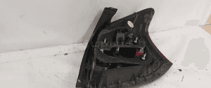 Tyl tylna lampa lewa toyota avensis T25 6