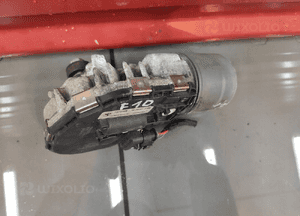 BMW 5 F10 F11 SILNIK SILNICZEK WYCIERACZEK PRZÓD ORYGINAŁ 7272368 BDB 4