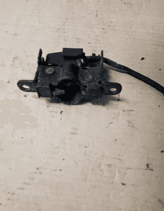 Zamek rygiel maski Mercedes ML W163 1635407006 2