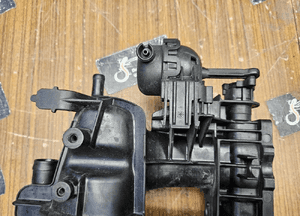 Kolektor Ssacy 06H133185AE Klapy Nastawnik Czujnik 2.0 TFSI CDN Audi A4 B8 A5 8T Q5 10