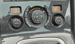 Peugeot 308 T7 3008 5008 panel sterowania nawiewu klimatyzacji 96738321XT 4