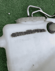 MERCEDES  E 211 CLS 219  zbiorniczek pompka spryskiwaczy zwykły grzany pod xenon 13