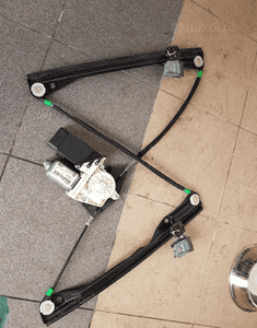 podnośnik szyby prawy przód golf 4