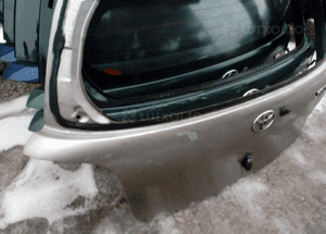 Toyota Yaris klapa tyl tylna 99-05 4