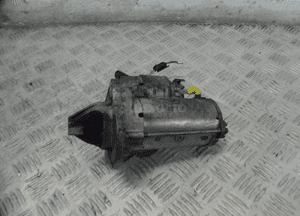 Volvo V40 D3 014R 1,6D rozrusznik 30659478 automat 2