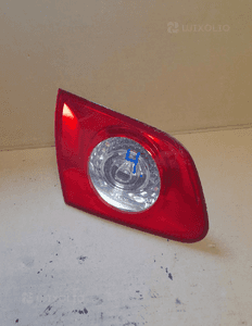 Vw passat B6 kombi lampa na klapę prawa 1