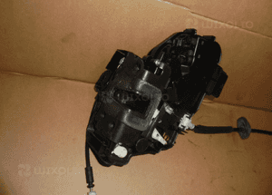 Zamek drzwi prawy tyl land rover discovery iii 3 2